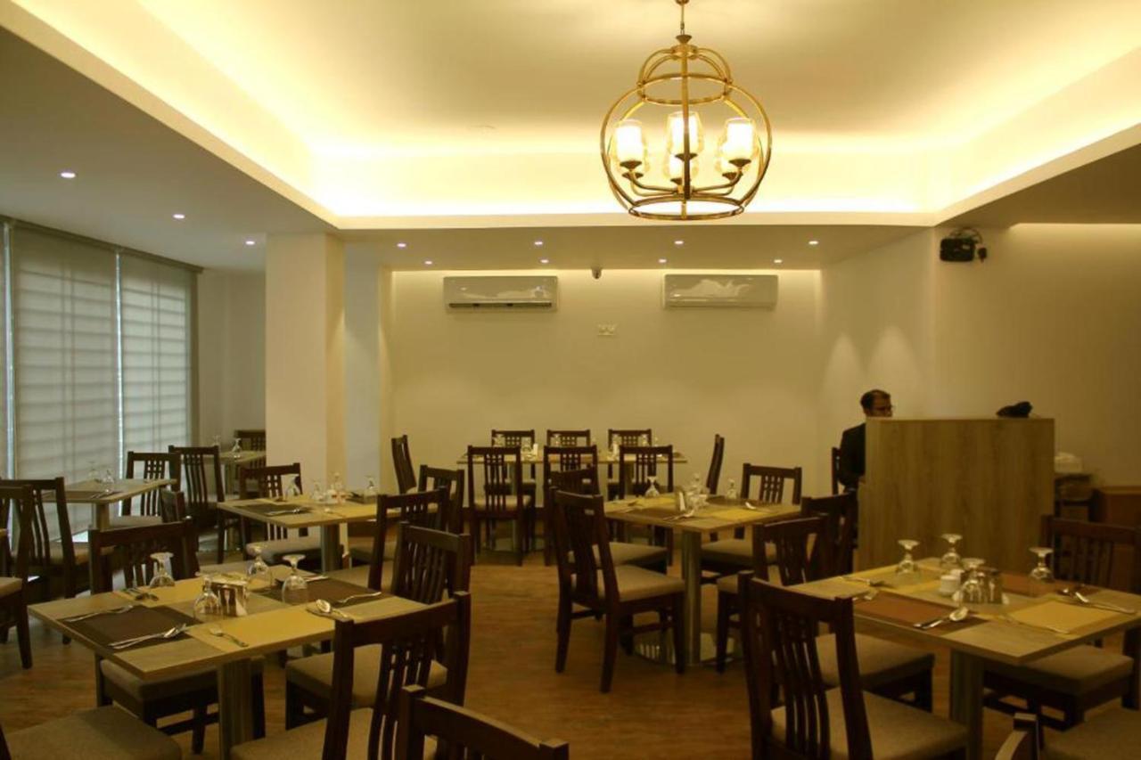 Priyo Nibash Stylish Residential Hotel Dhaka Buitenkant foto