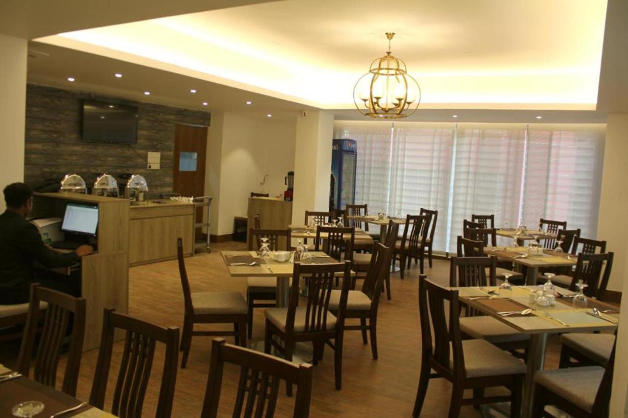 Priyo Nibash Stylish Residential Hotel Dhaka Buitenkant foto