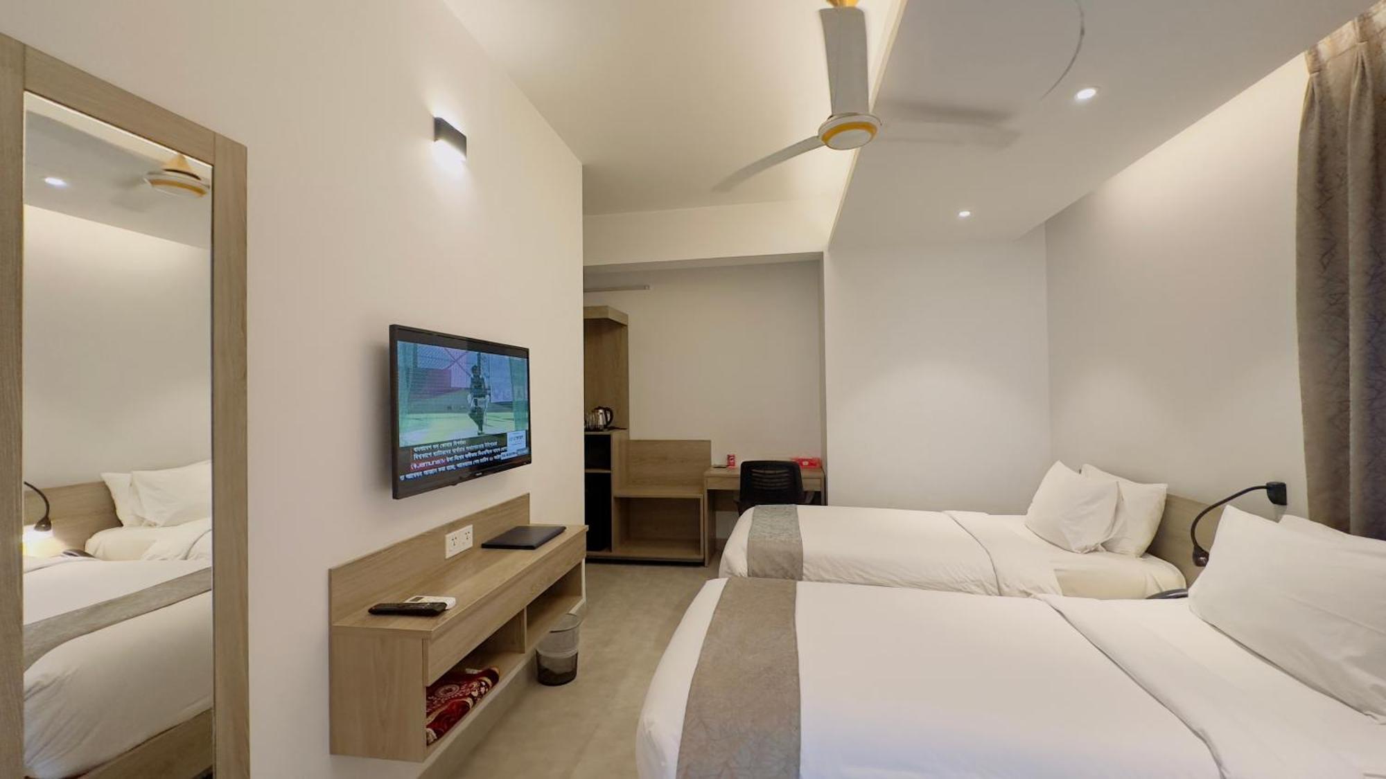 Priyo Nibash Stylish Residential Hotel Dhaka Buitenkant foto