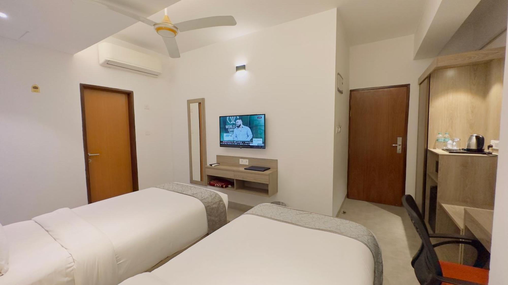 Priyo Nibash Stylish Residential Hotel Dhaka Buitenkant foto