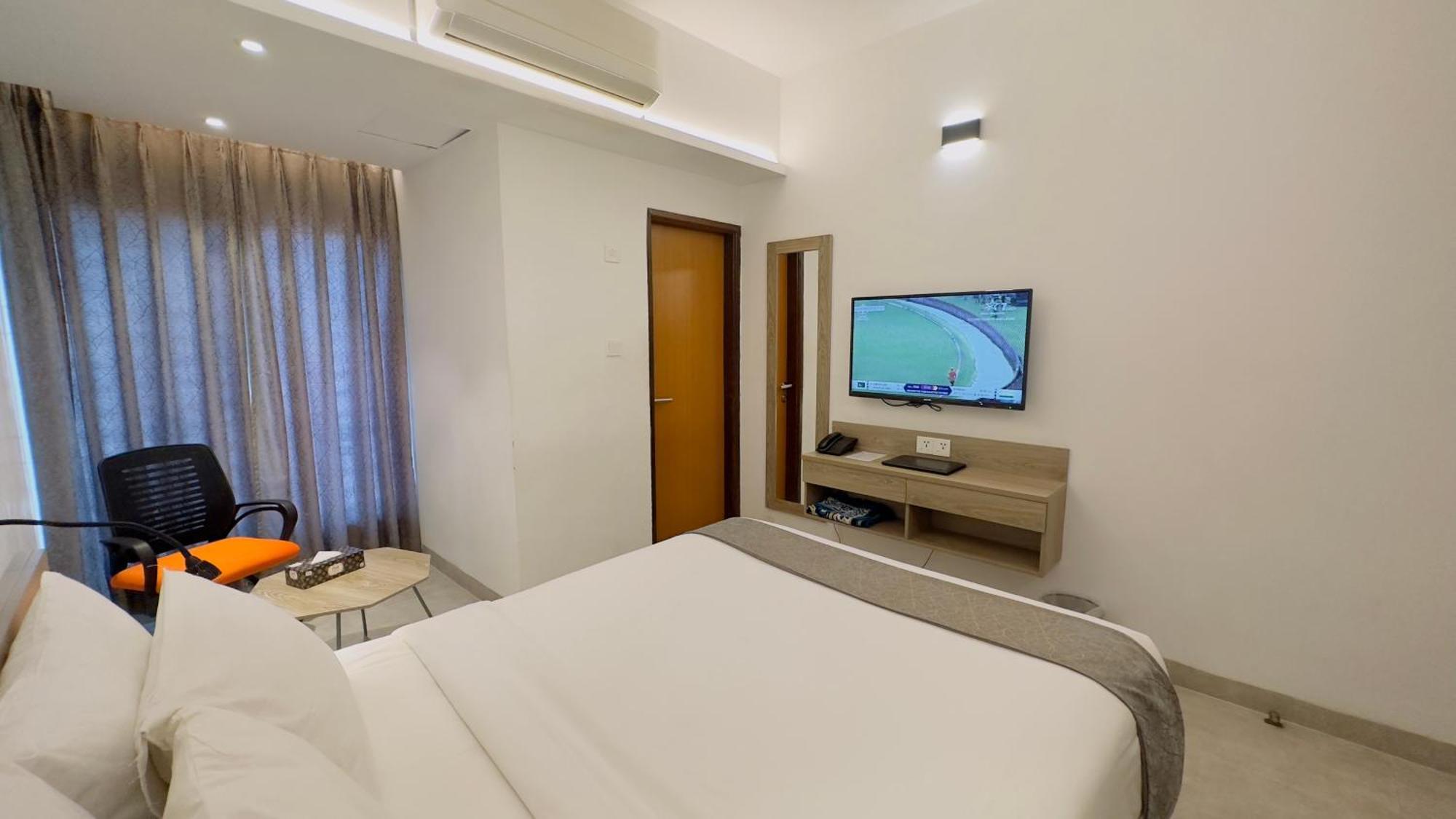 Priyo Nibash Stylish Residential Hotel Dhaka Buitenkant foto