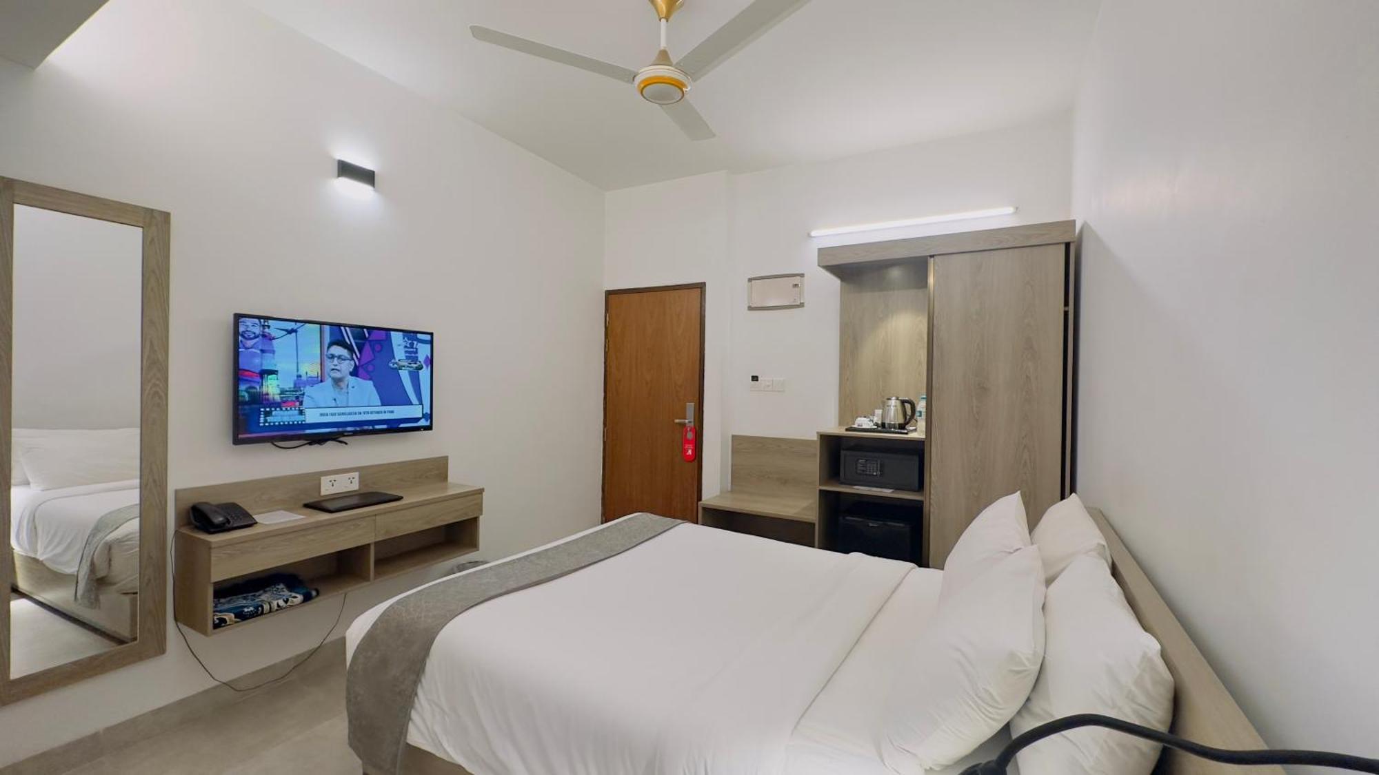 Priyo Nibash Stylish Residential Hotel Dhaka Buitenkant foto