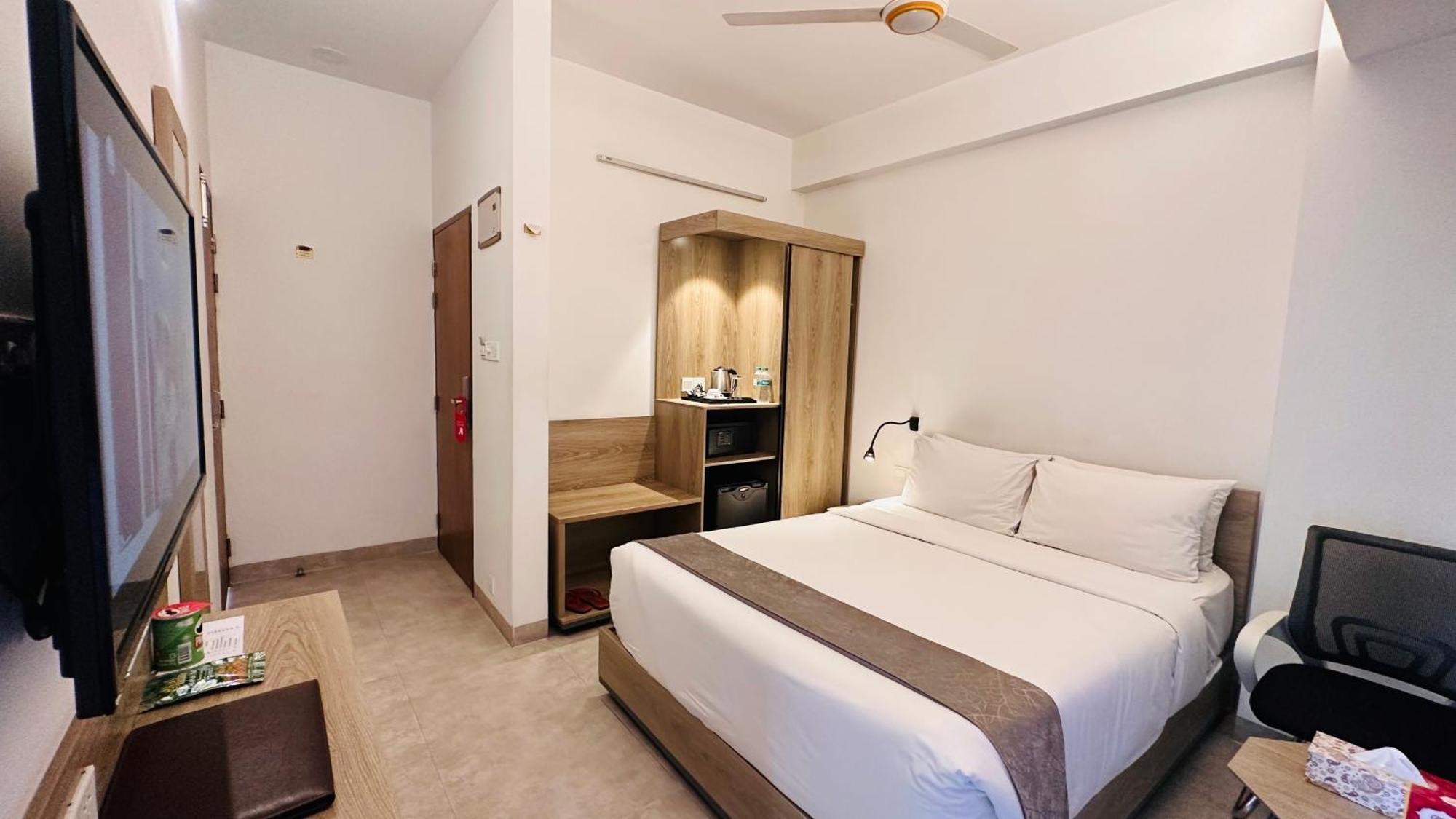 Priyo Nibash Stylish Residential Hotel Dhaka Buitenkant foto