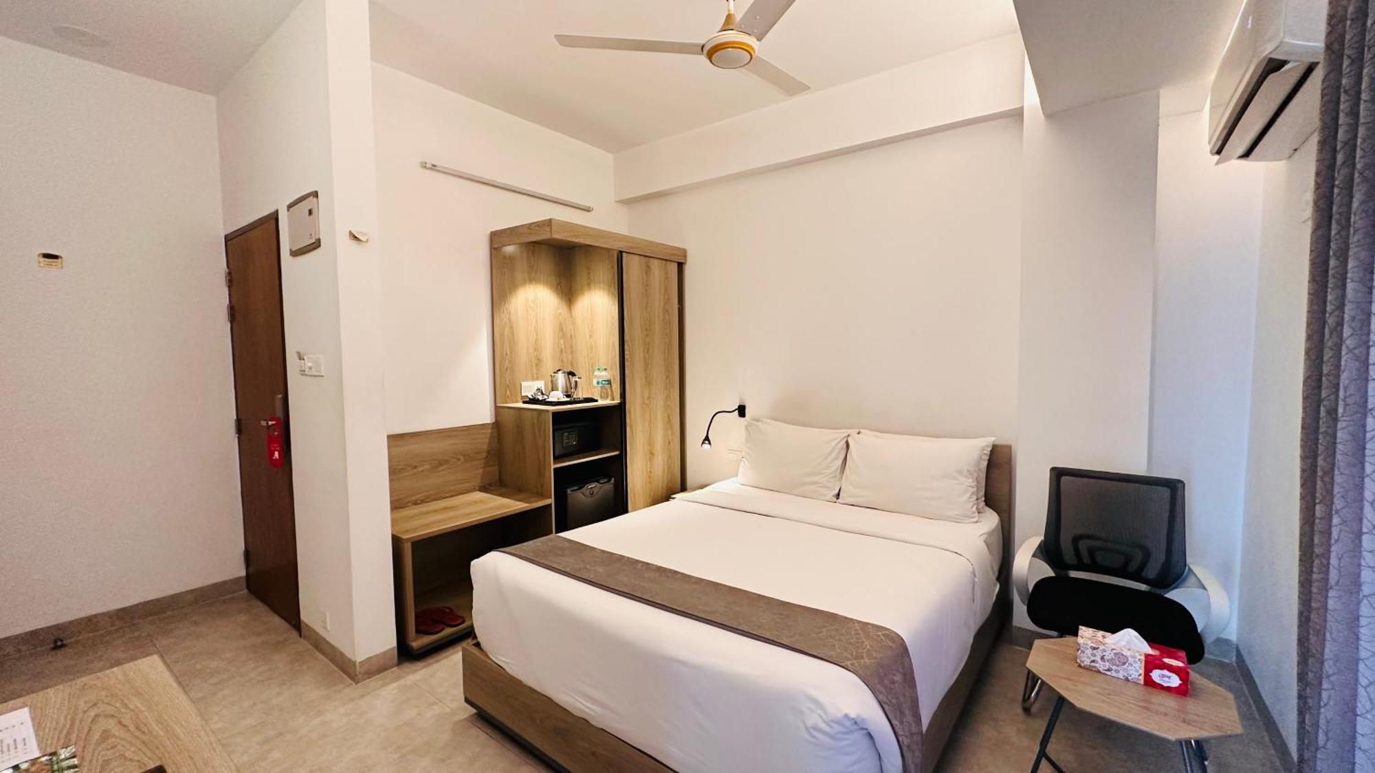 Priyo Nibash Stylish Residential Hotel Dhaka Buitenkant foto